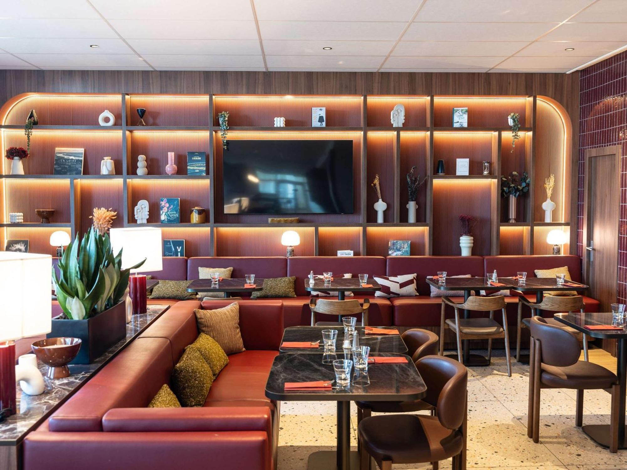 Novotel Nantes Centre Bord de Loire Extérieur photo