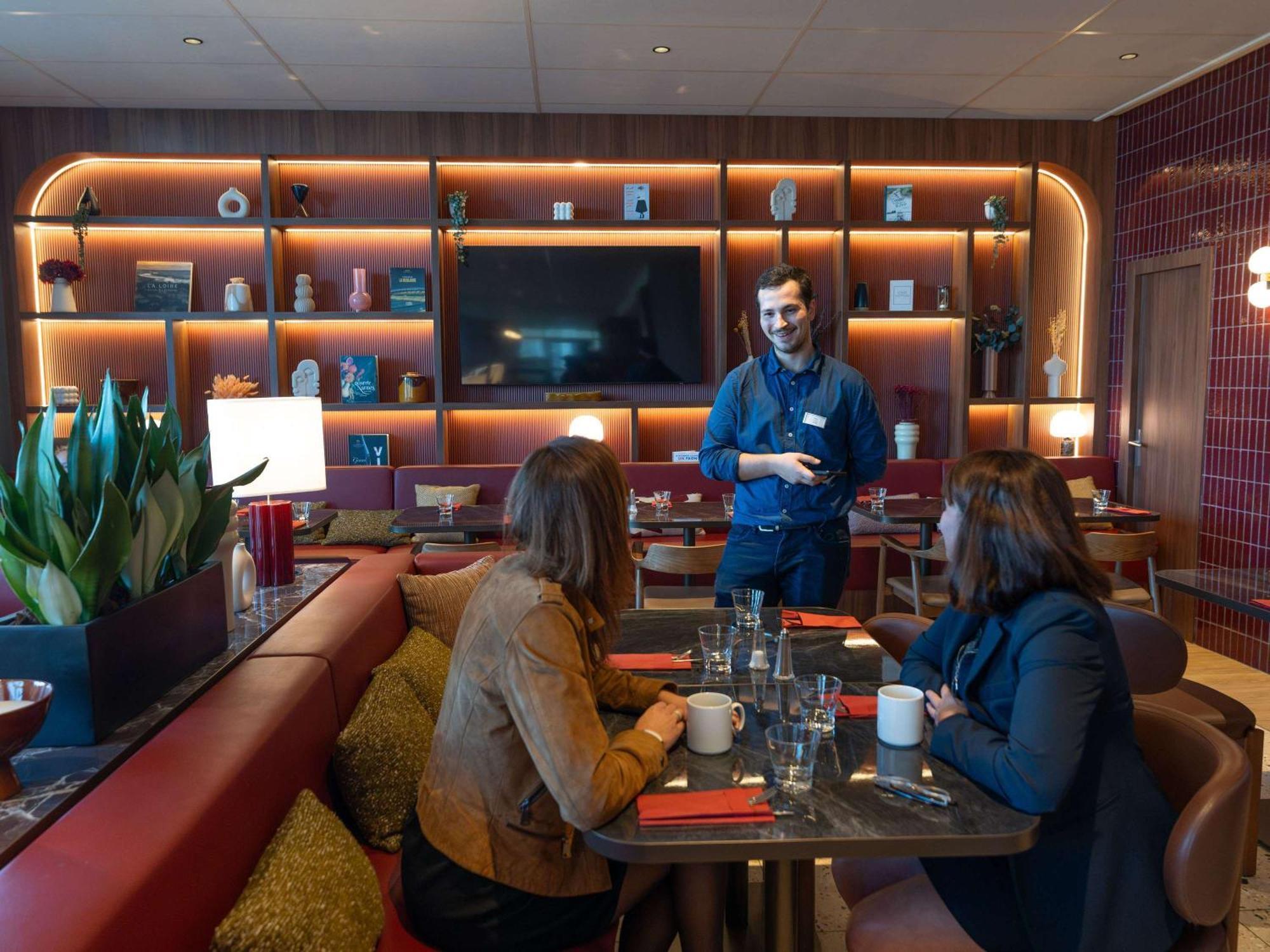 Novotel Nantes Centre Bord de Loire Extérieur photo
