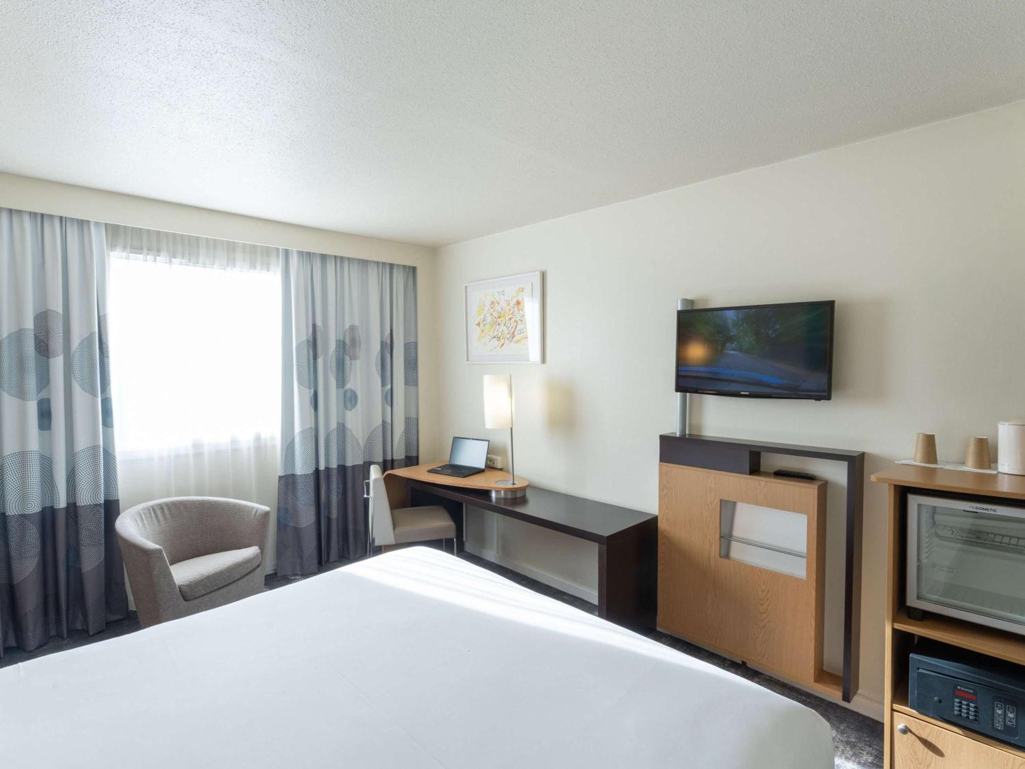 Novotel Nantes Centre Bord de Loire Extérieur photo