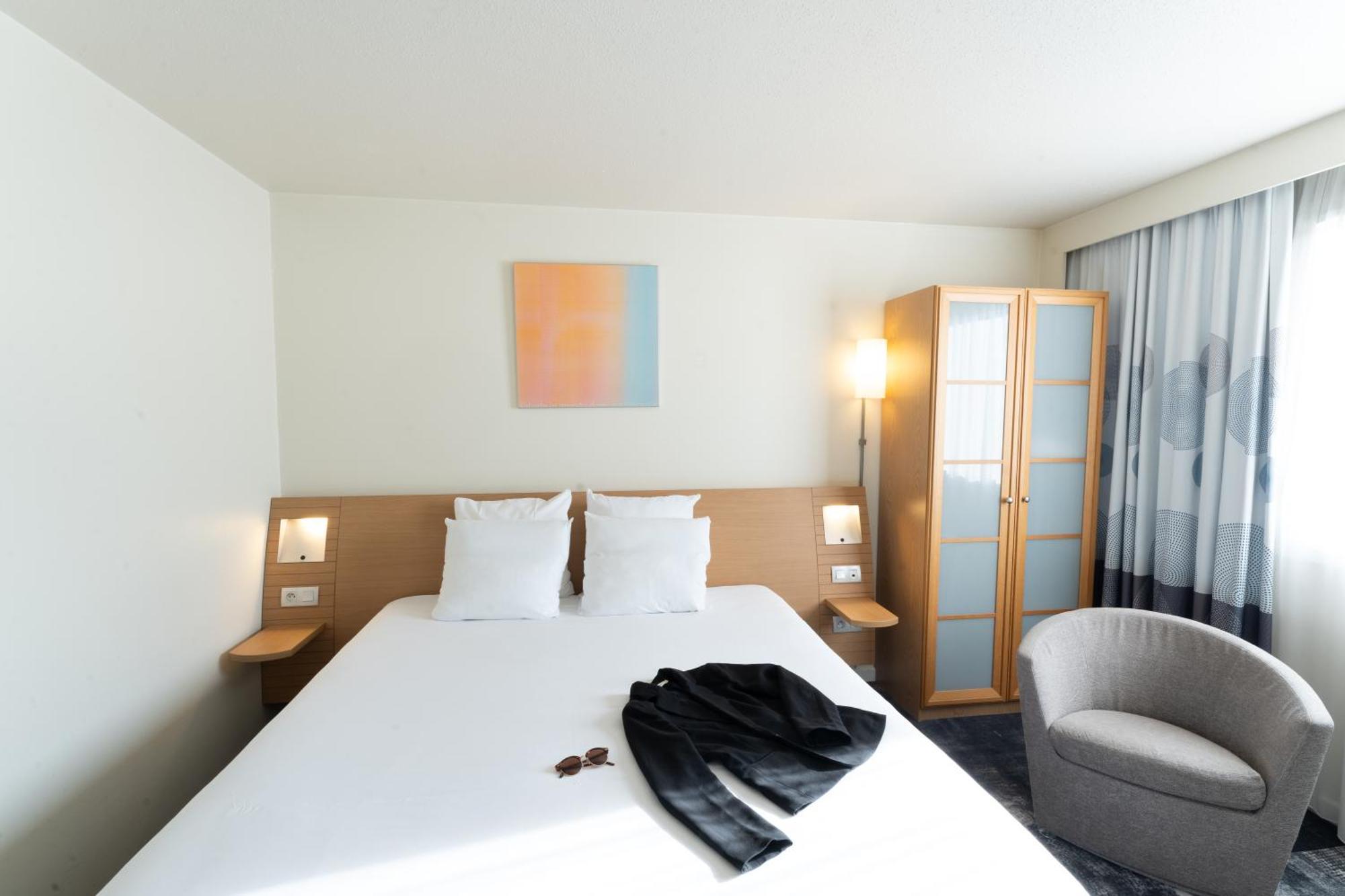 Novotel Nantes Centre Bord de Loire Extérieur photo