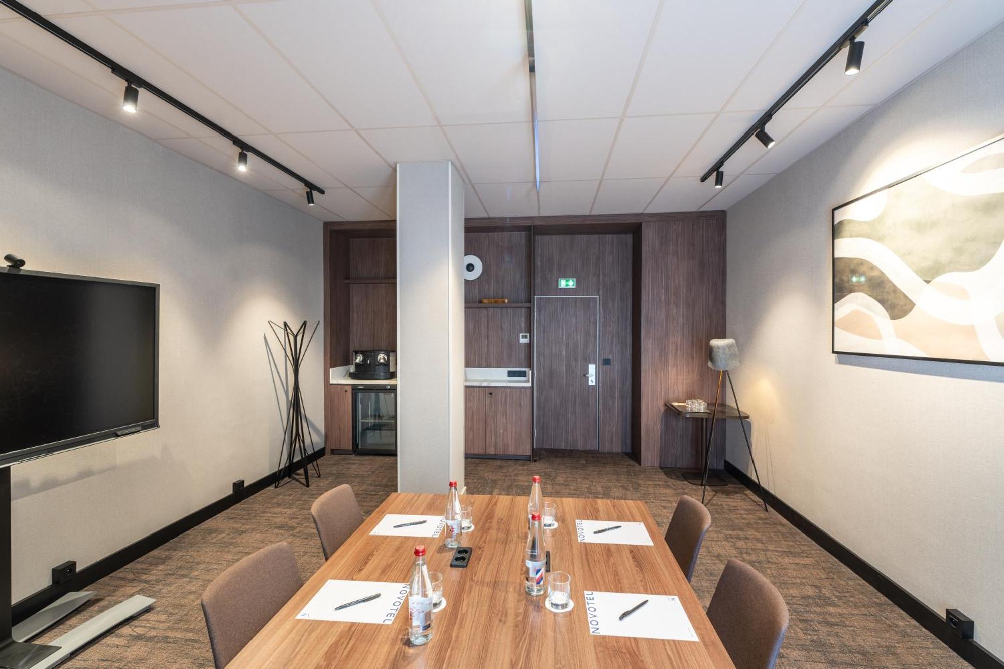 Novotel Nantes Centre Bord de Loire Extérieur photo