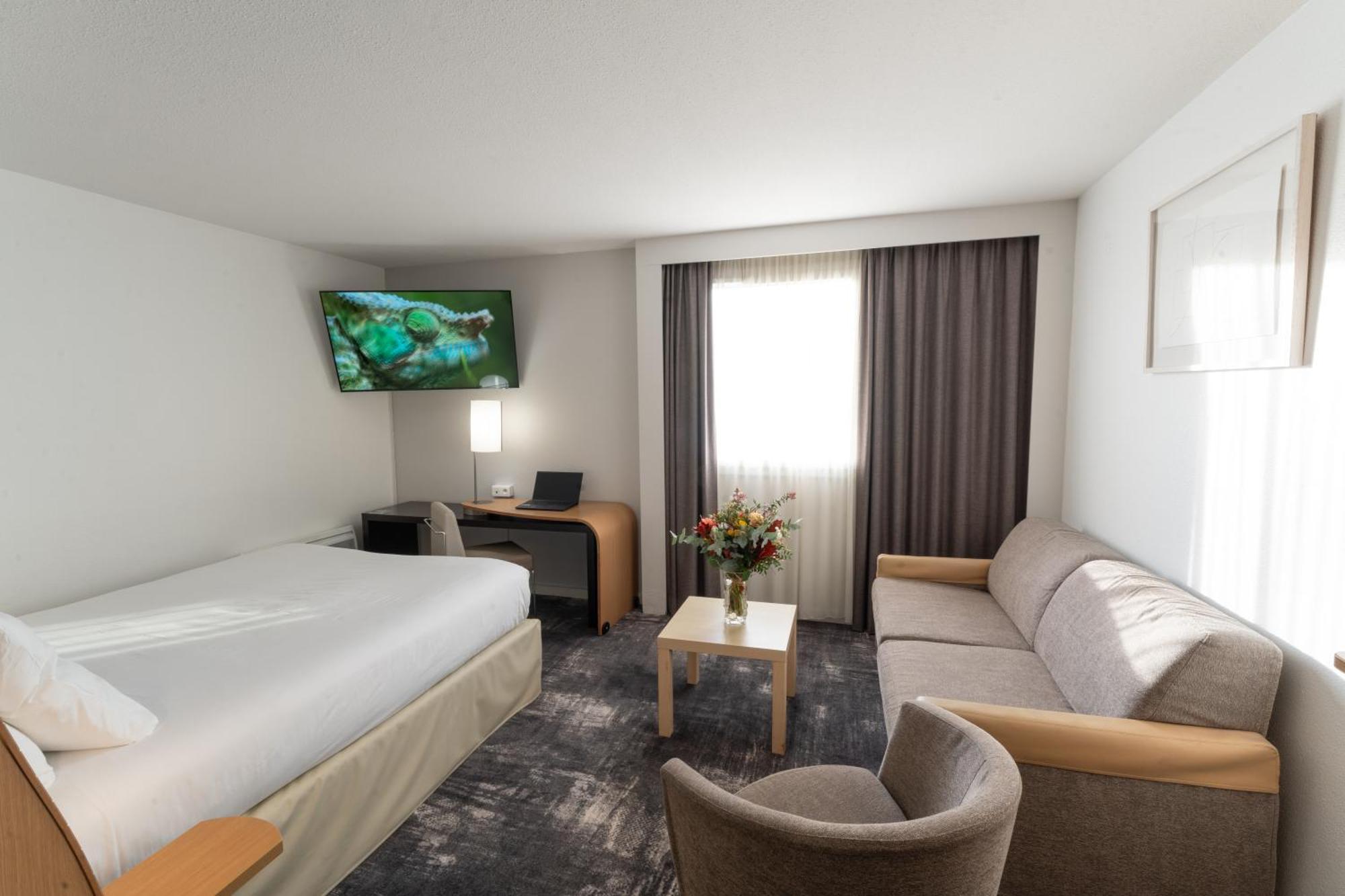 Novotel Nantes Centre Bord de Loire Extérieur photo