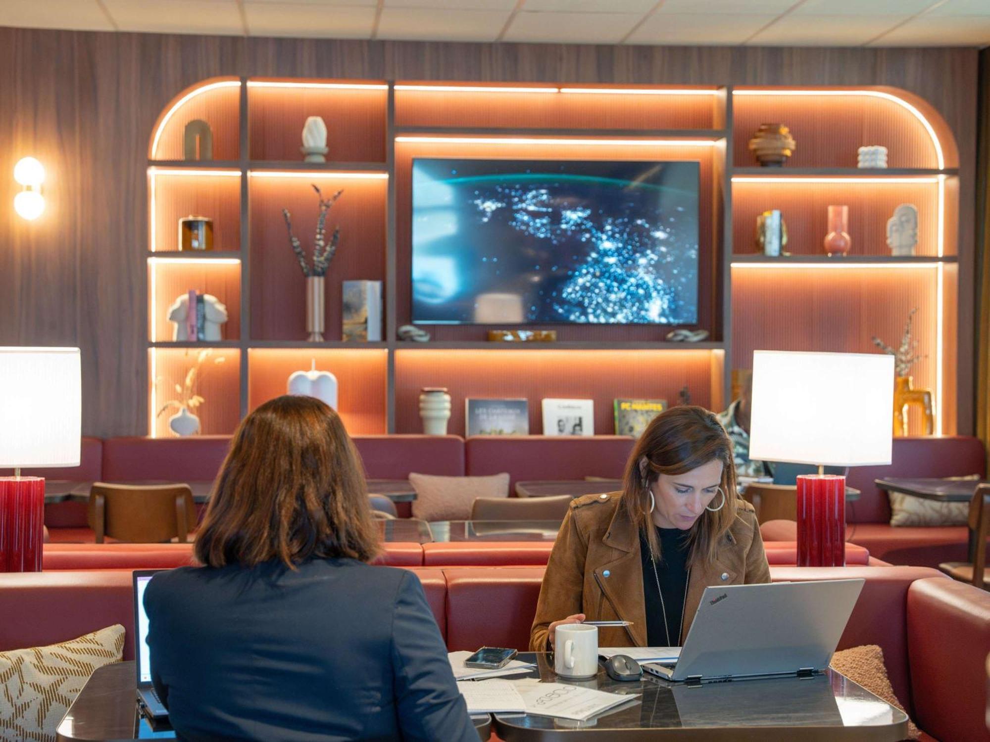 Novotel Nantes Centre Bord de Loire Extérieur photo