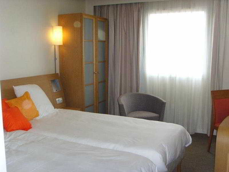 Novotel Nantes Centre Bord de Loire Extérieur photo